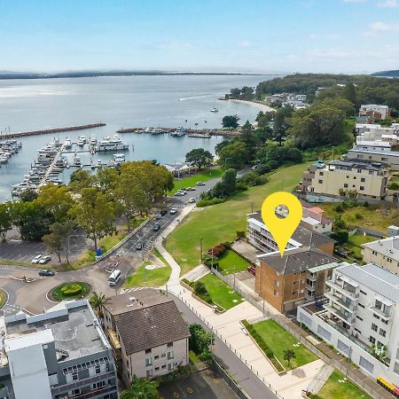 Teramby Court, 10,104 Magnus Street - Unit In Nelson Bay Cbd, With Water Views, Air Con And Wi-Fiアパートメント エクステリア 写真